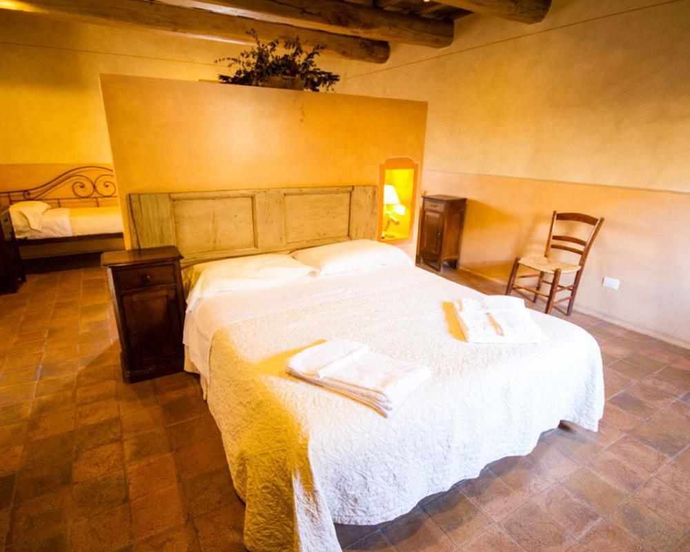 נורצ'יה Agriturismo Il Casale Degli Amici מראה חיצוני תמונה