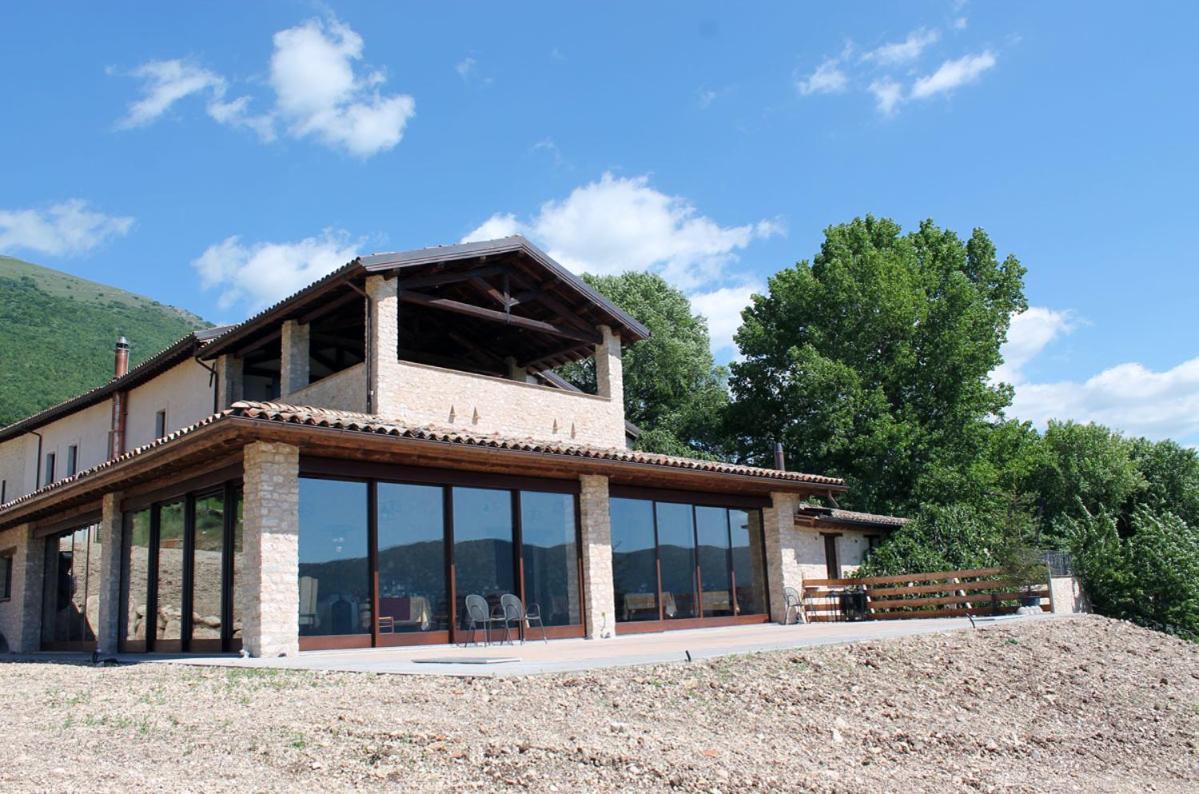 נורצ'יה Agriturismo Il Casale Degli Amici מראה חיצוני תמונה