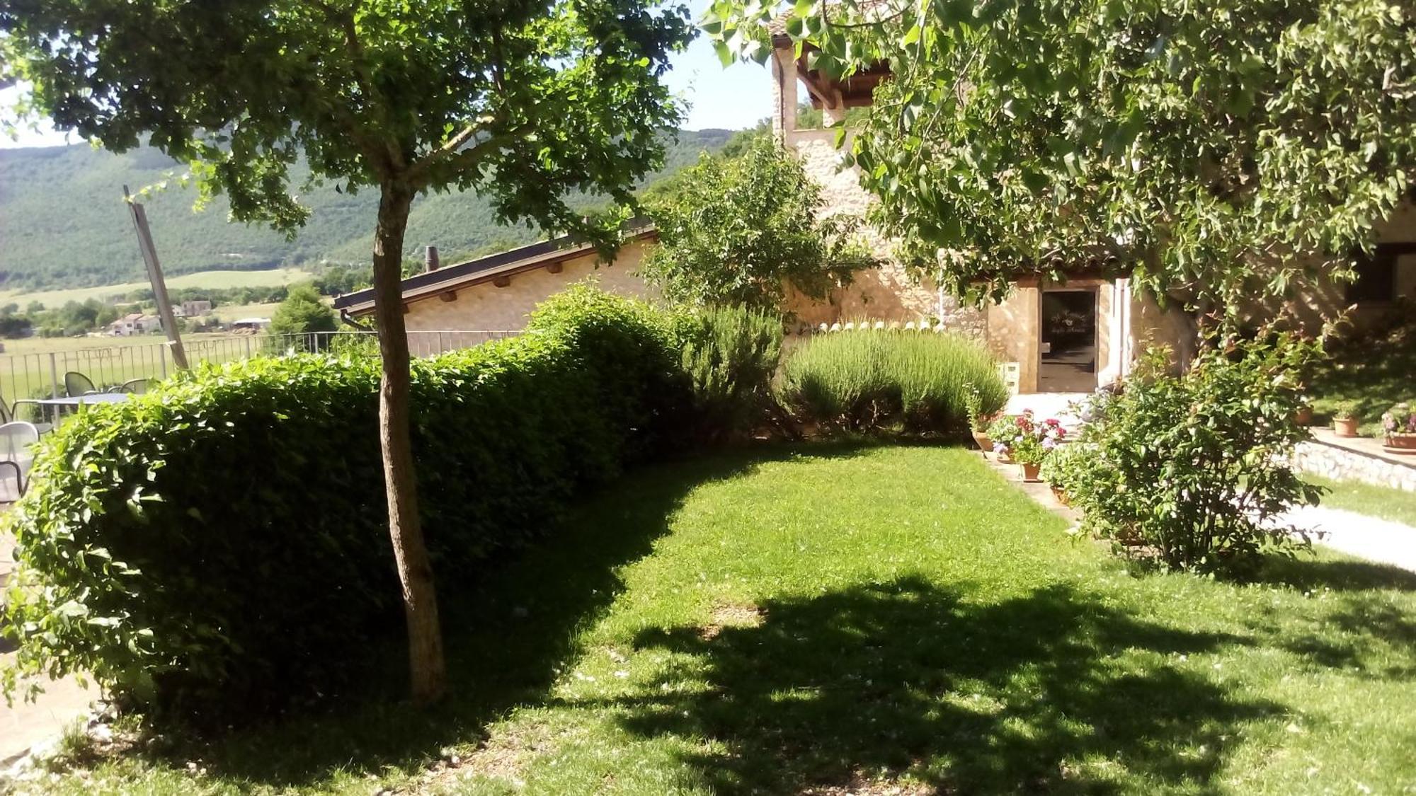 נורצ'יה Agriturismo Il Casale Degli Amici מראה חיצוני תמונה